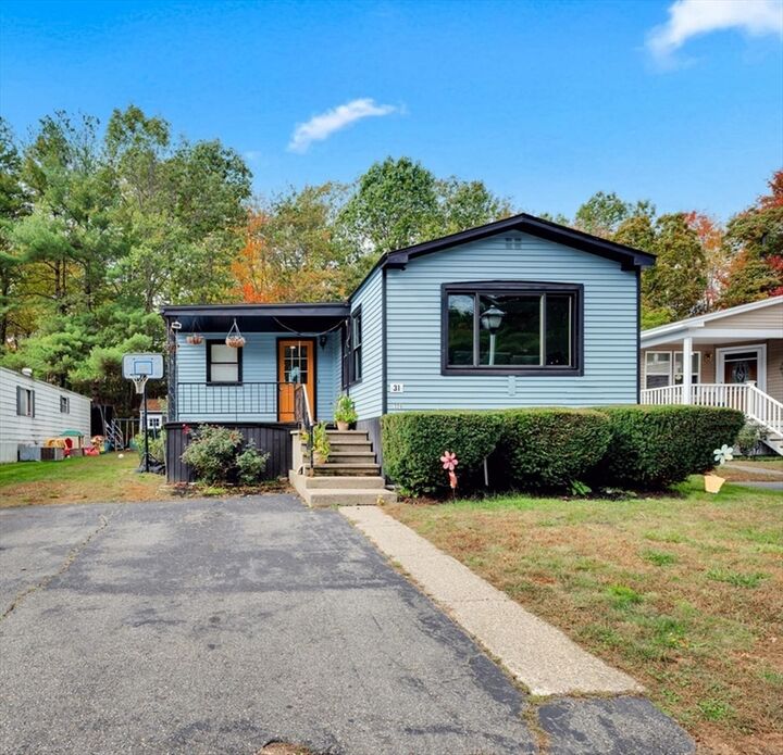 31 Sonia Dr  Marlborough MA 01752 photo