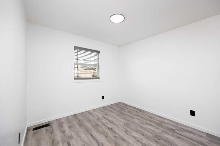 Property Photo: 125 Waterhouse Street AB T9K 0G1