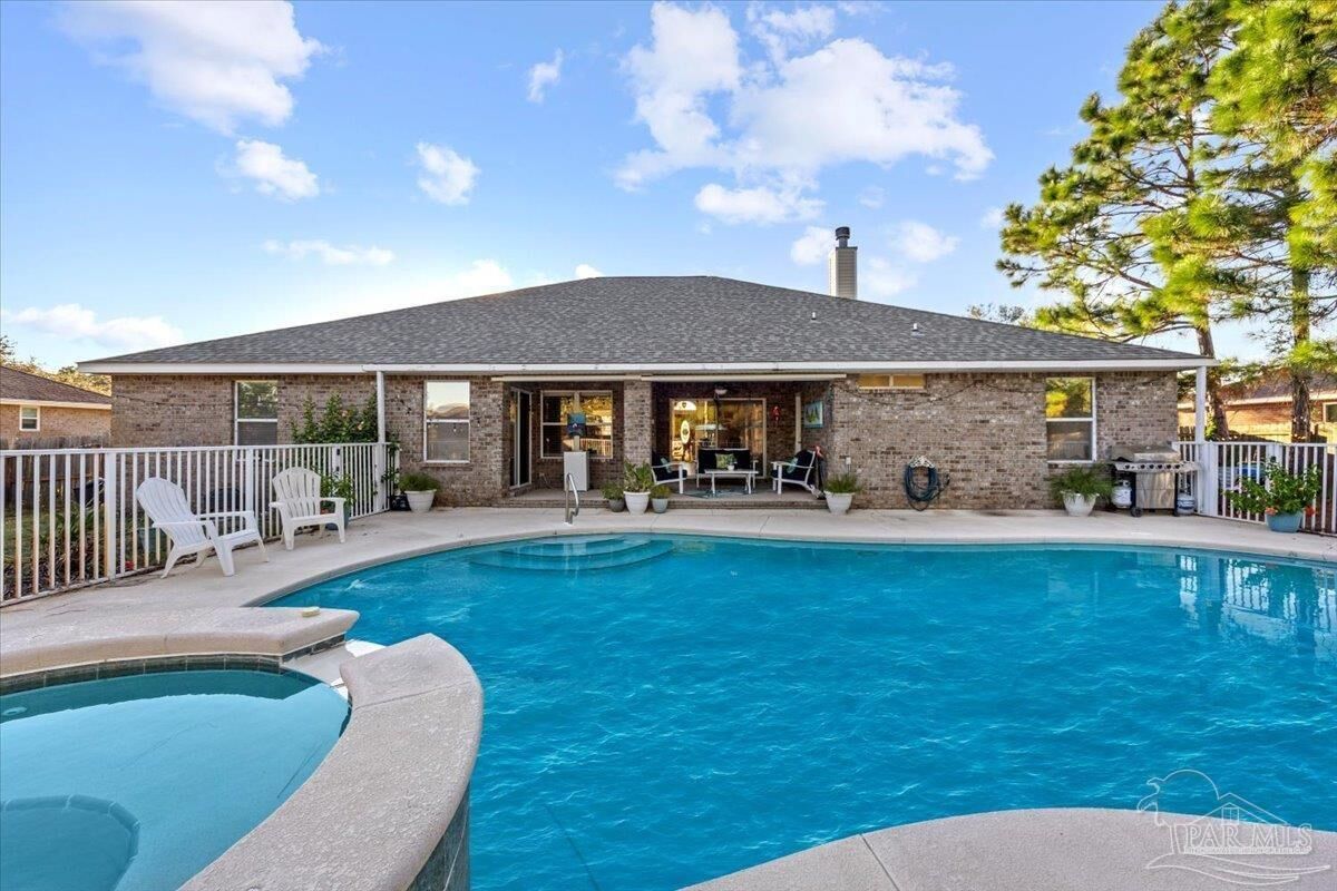 Property Photo: 1896 Sundown Dr FL 32566