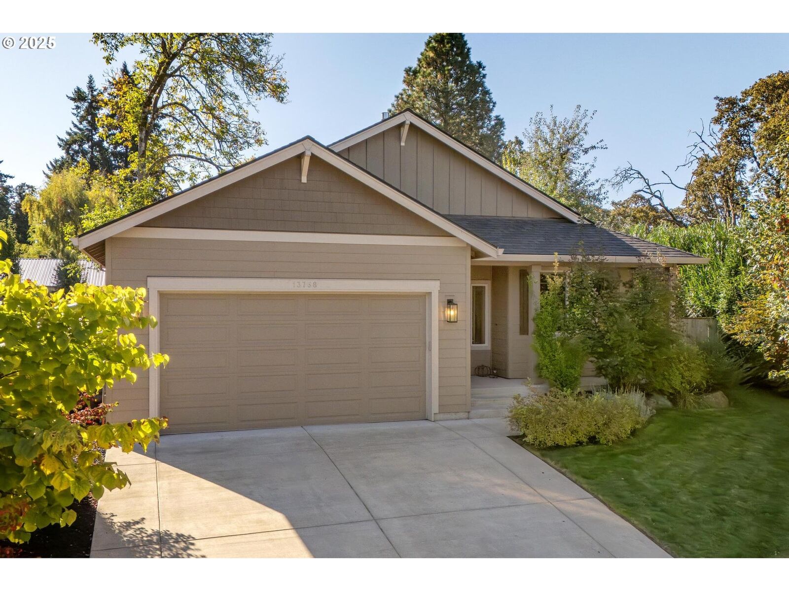 Property Photo:  13768 John Jeffrey Ct  OR 97045