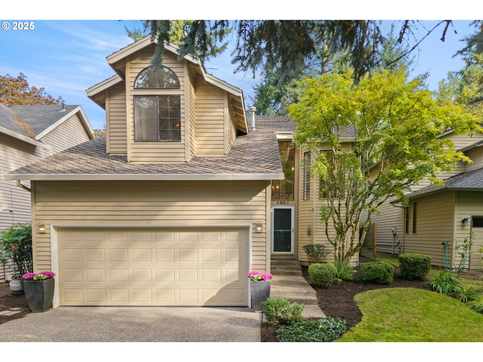 Property Photo:  4963 Suntree Ln  OR 97035