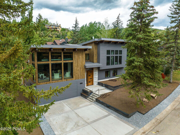 Property Photo: 3041 Oak Rim Lane UT 84060