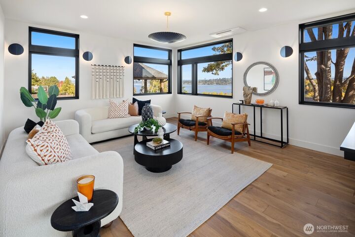 Property Photo: 3856 Cascadia Avenue S WA 98118