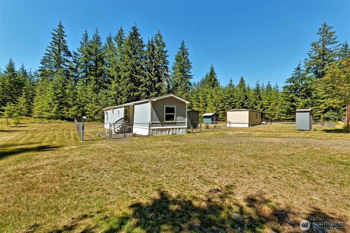 Property Photo:  20 W Newberry Lane  WA 98541 