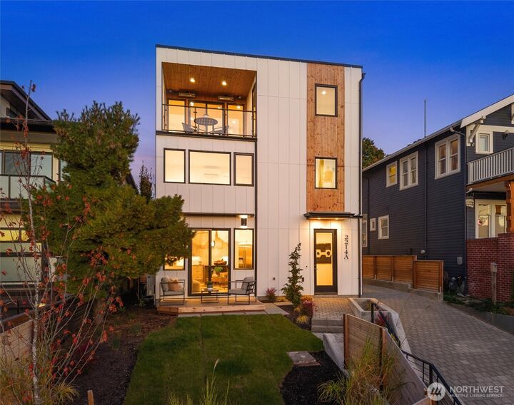2214  Broadway  E A  Seattle WA 98102 photo