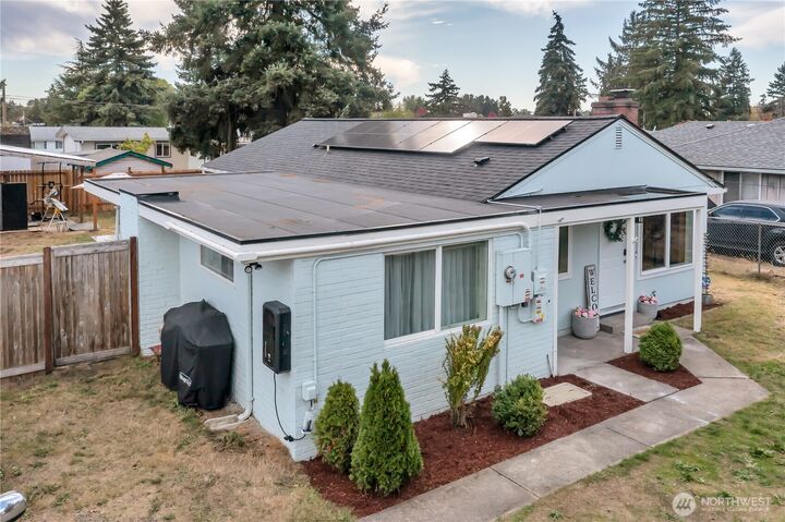 Property Photo:  1508  121 Street S  WA 98444 
