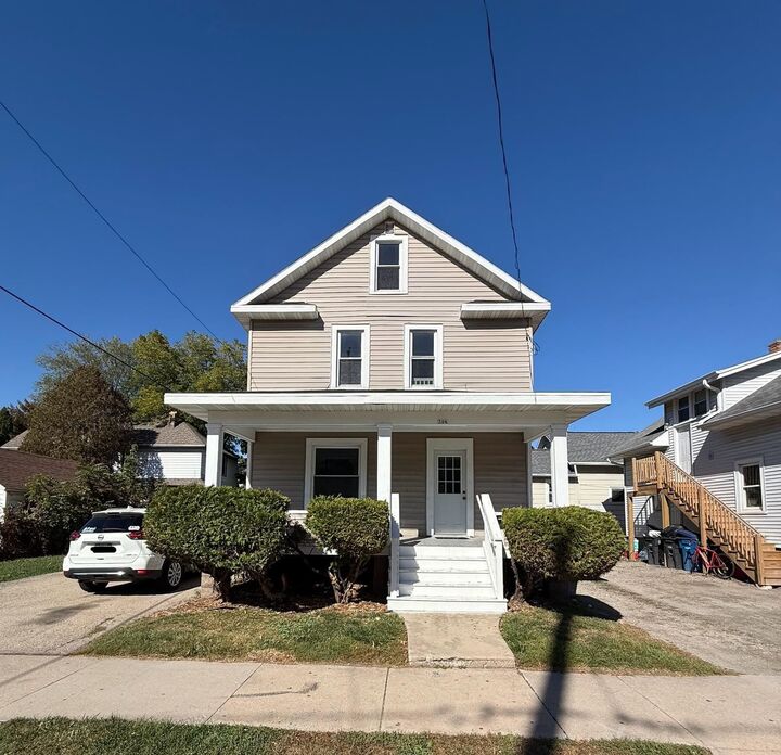 306 W Lincoln Avenue  Oshkosh WI 54901 photo