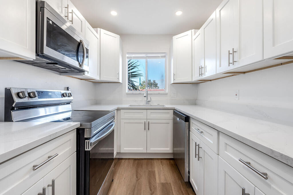 Property Photo:  1410 S Federal Highway 201  FL 33460 