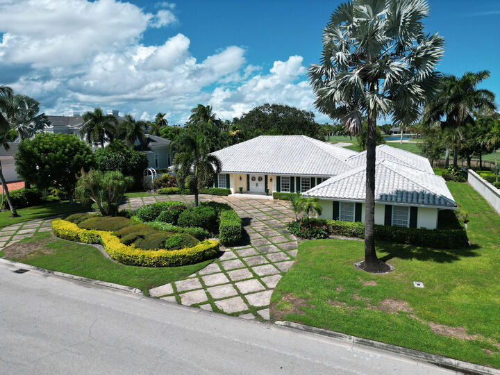 Property Photo:  399 Royal Palm Way  FL 33432 