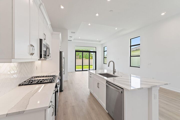 Property Photo:  308 SE Via Sangro  FL 34952