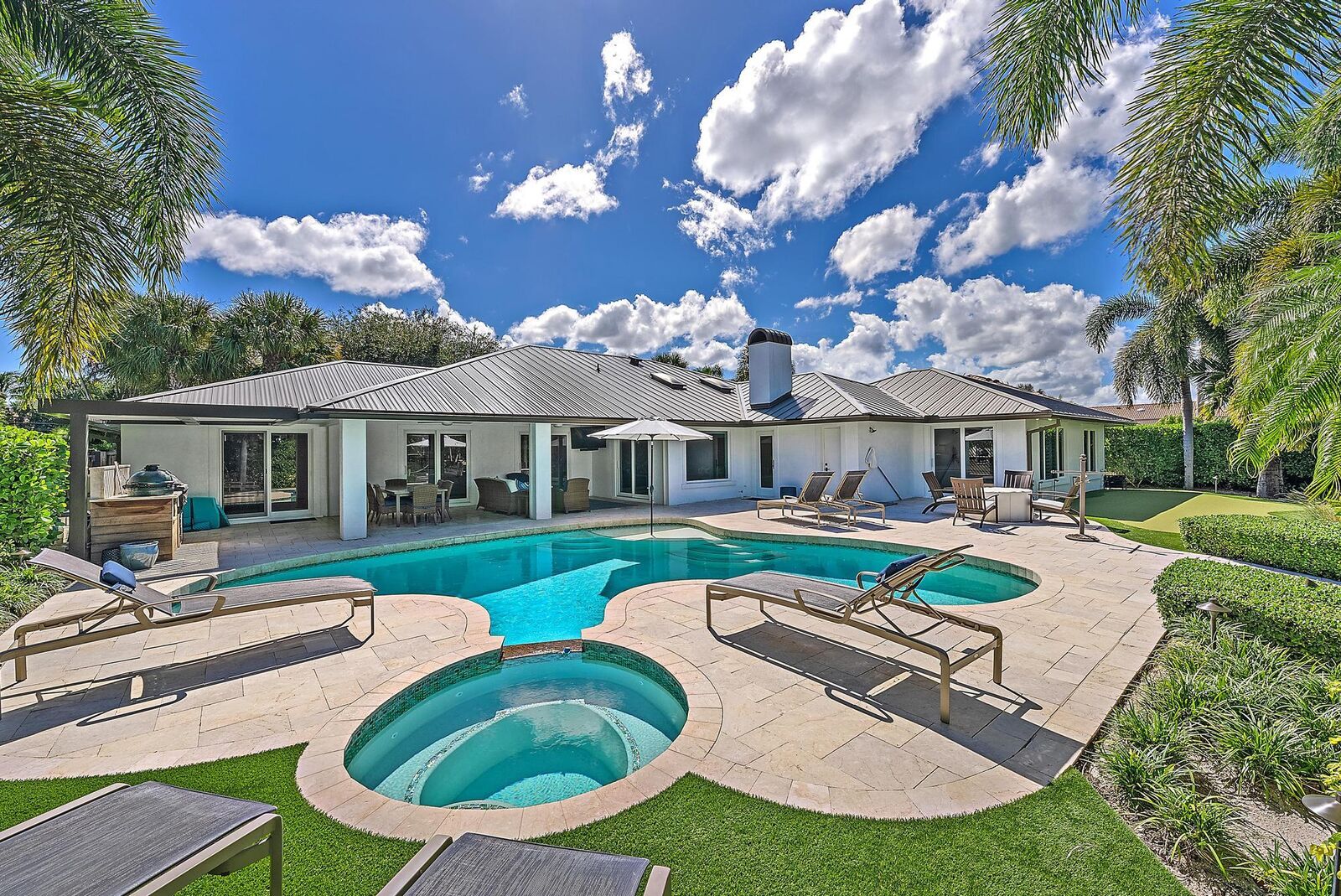 Property Photo: 2408 Bay Village Court FL 33410
