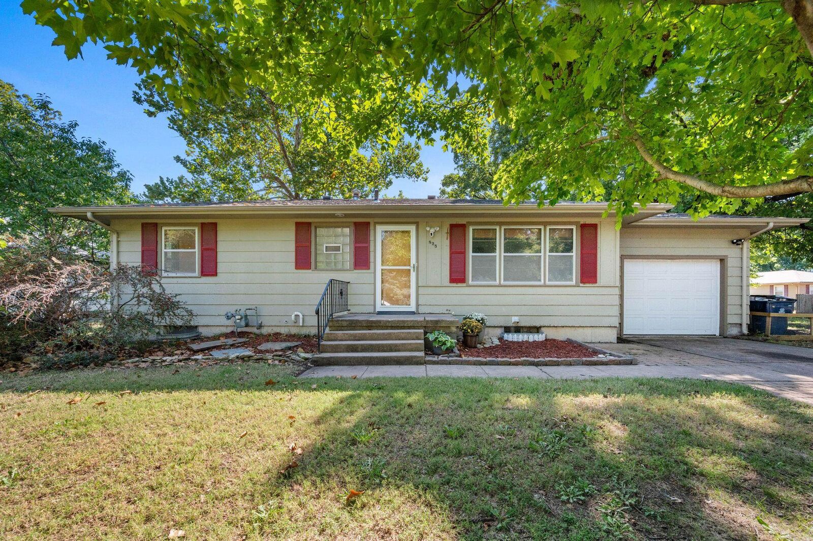 Photo de la propriété: 825 W 5th St. KS 67114