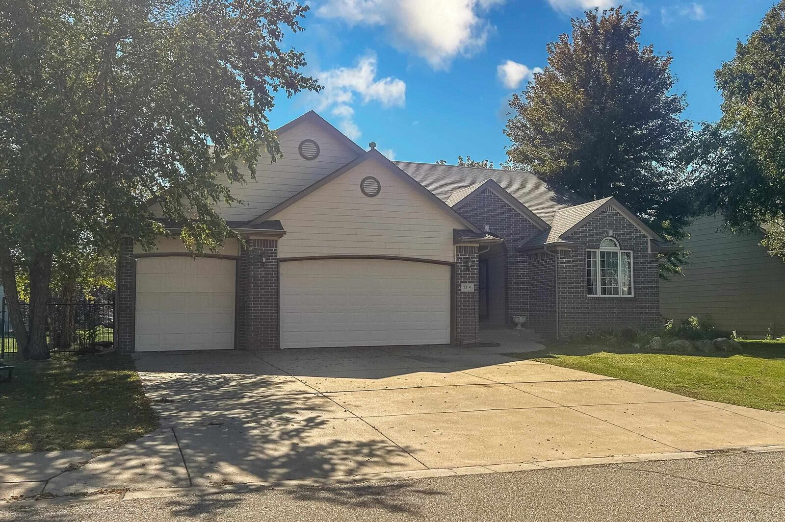 Property Photo: 2319 E Timber Creek St KS 67037