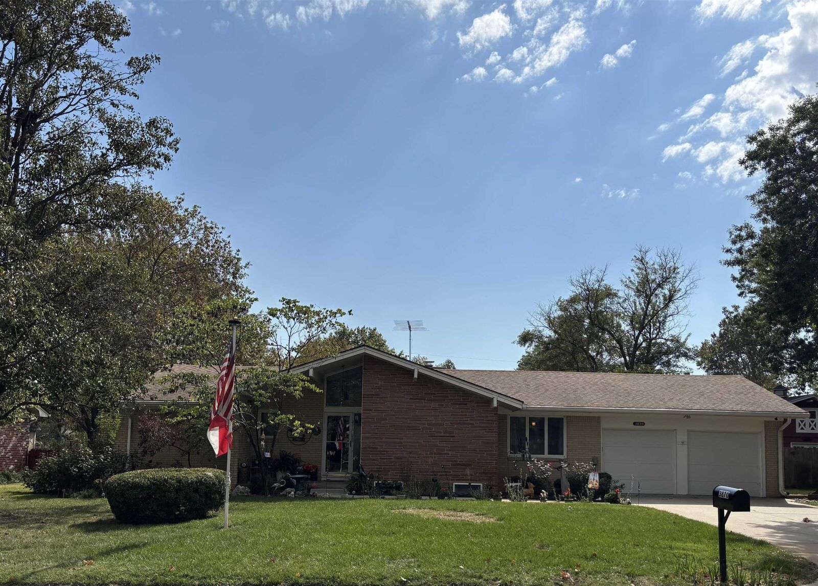 Property Photo:  3870 N Friar Ln  KS 67204 