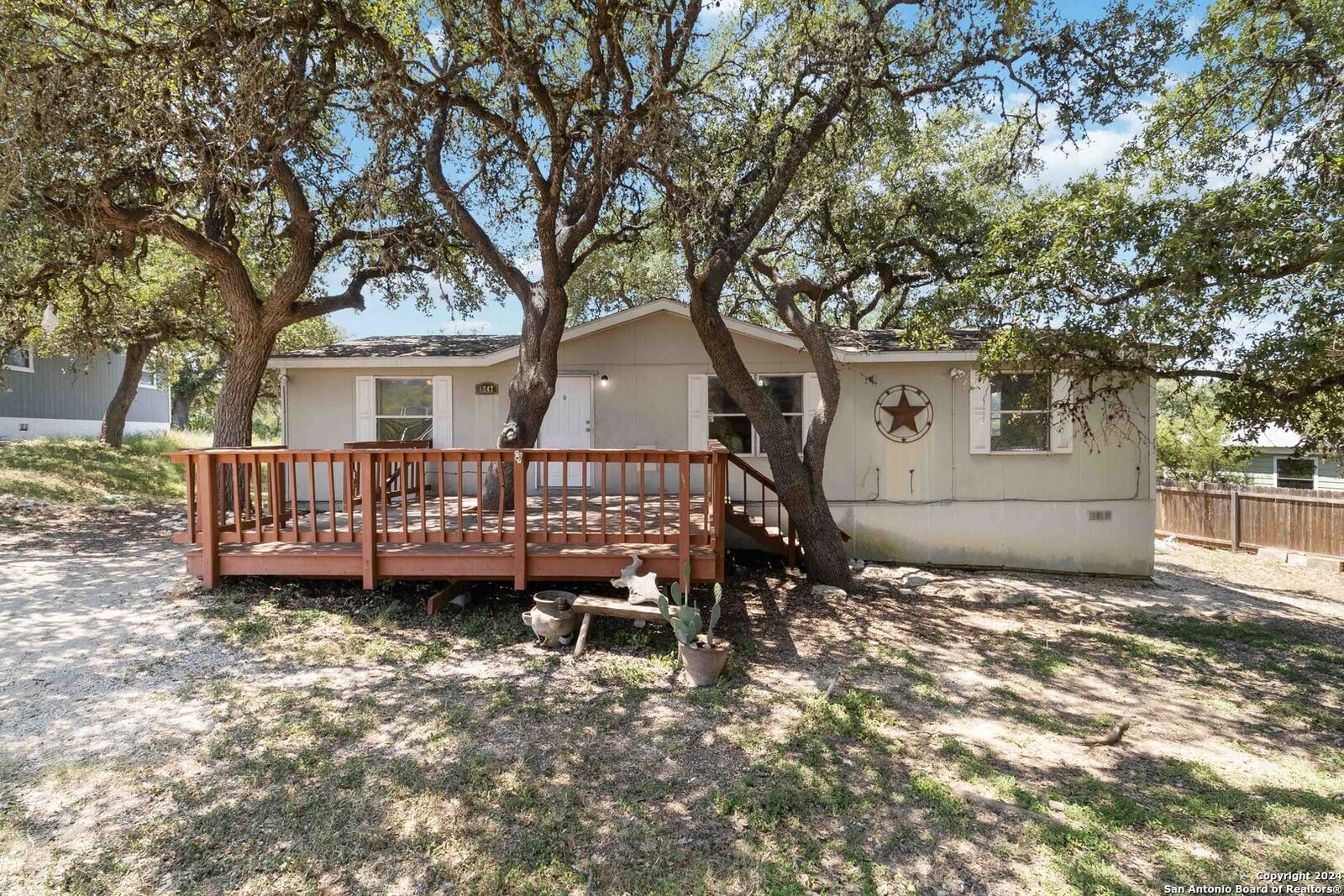 Property Photo: 1247 Skylark Dr TX 78133