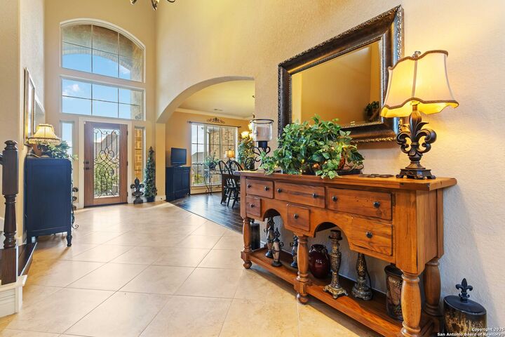 Property Photo: 8905 Soaring Oak TX 78255