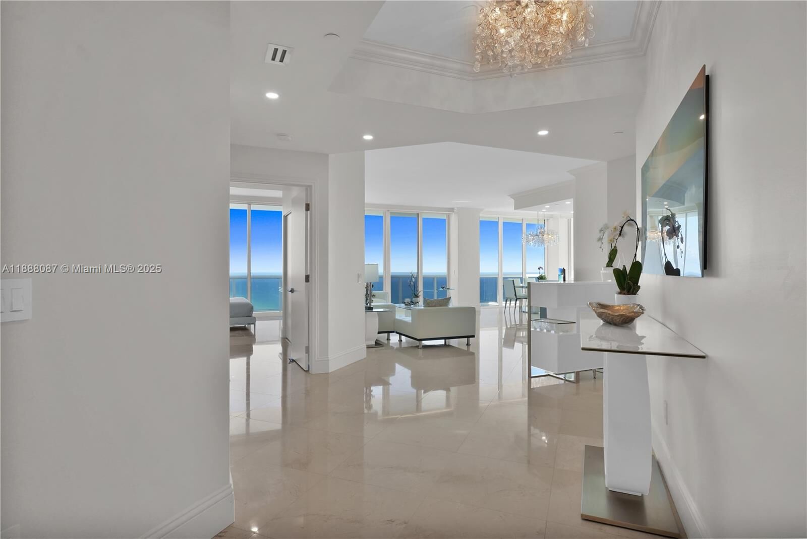 Property Photo: 4779 Collins Ave Ph4301 FL 33140