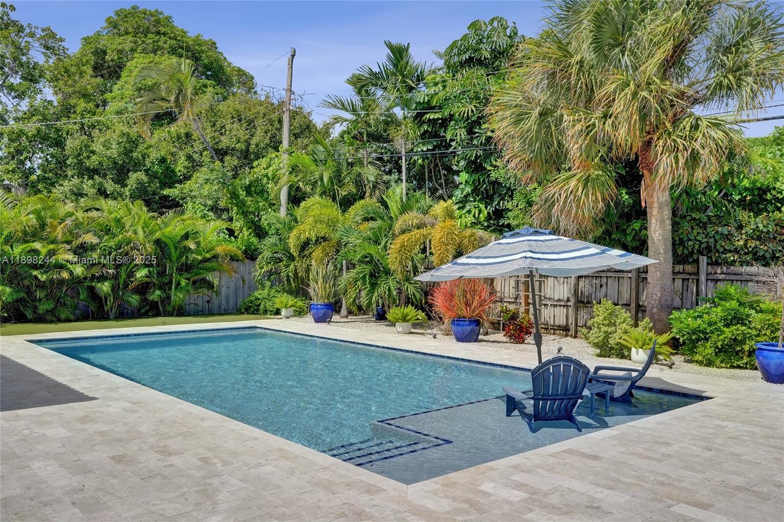 Property Photo: 351 NE 43rd St FL 33334