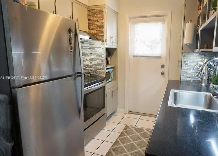 6565 Santona St B5  Coral Gables FL 33146 photo