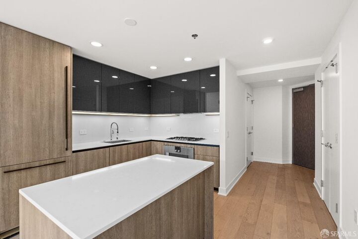 Property Photo: 338 Main Street 10D CA 94105