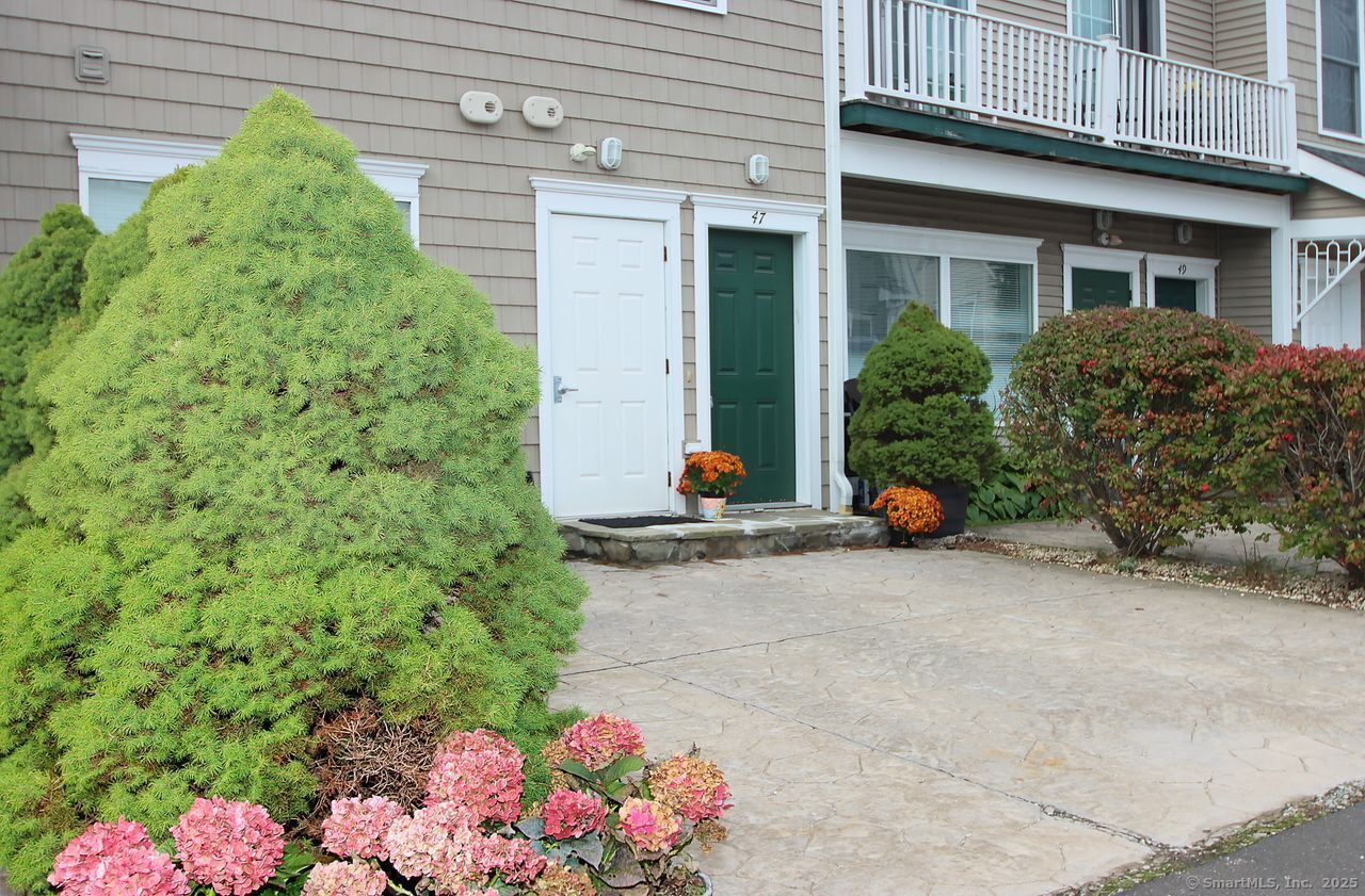 Property Photo: 47 Beach Shore Drive 47 CT 06460