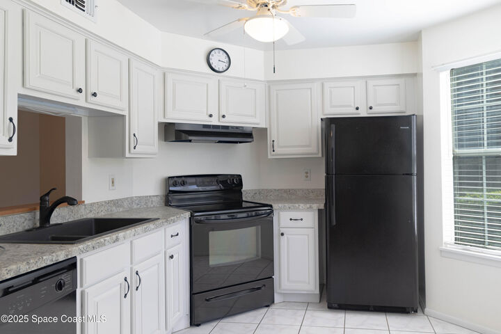 Property Photo: 4870 Lake Waterford Way Way W FL 32901