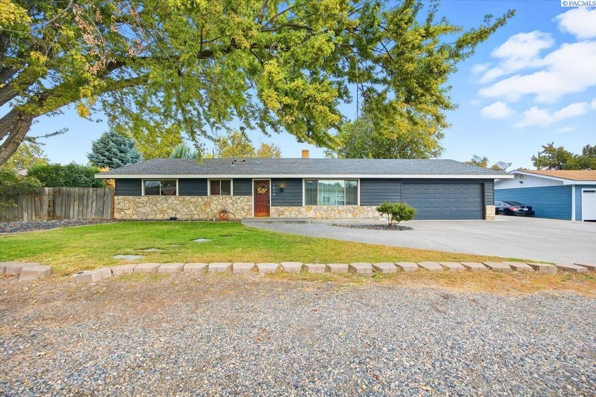 Property Photo: 1824 W 18th WA 99337