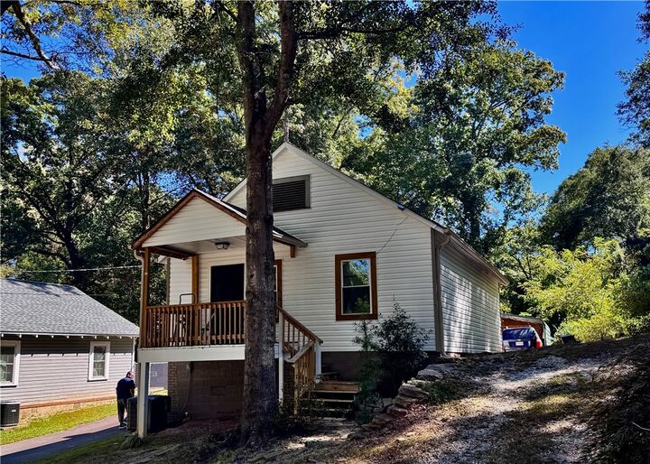 Property Photo:  210 N Broad Street  SC 29693