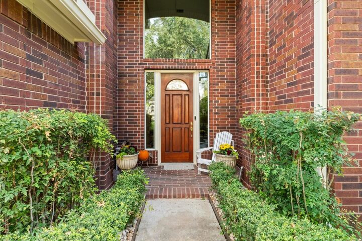 Property Photo: 10713 Yorktown Trail TX 78726