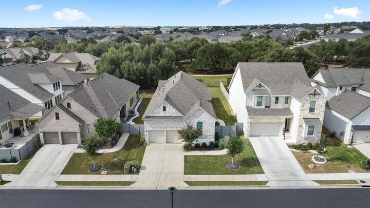 Property Photo: 1122 Silver Dollar Trail TX 78628