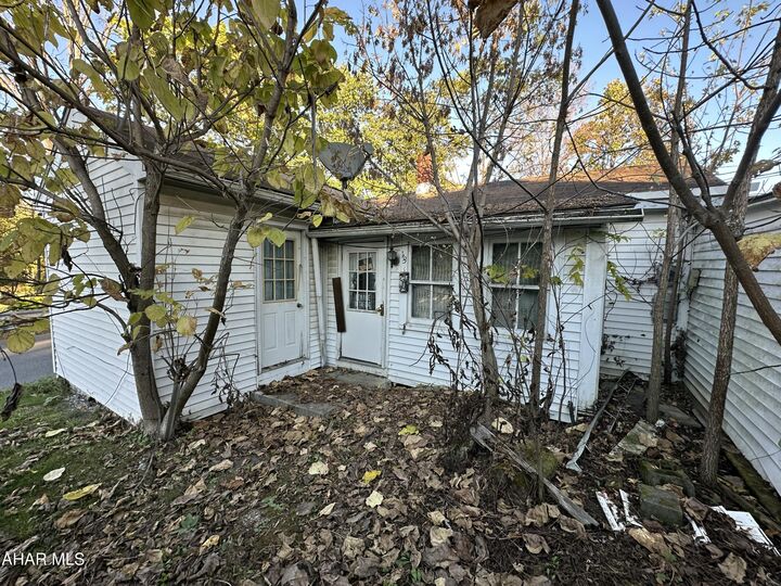 Property Photo: 113 E 1st Avenue PA 15537