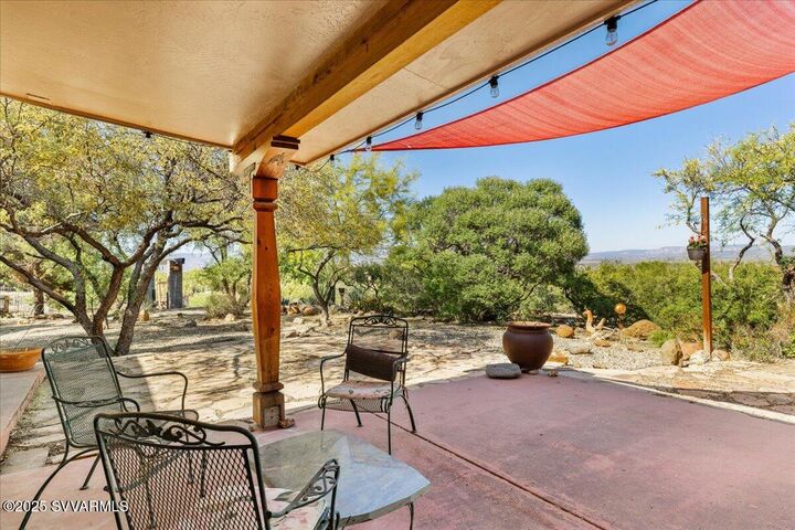 Property Photo: 950 Roberts Road AZ 86324
