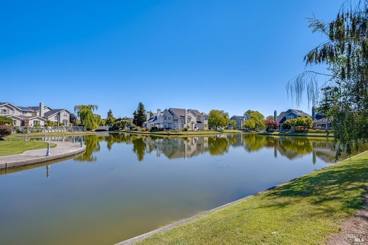 Property Photo: 13 Waterside Circle CA 94903