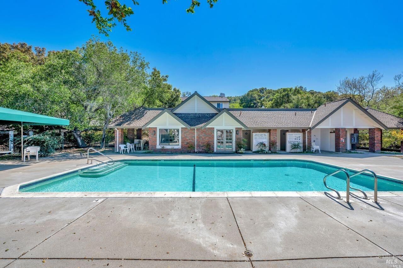 Property Photo: 35 Village Circle CA 94903
