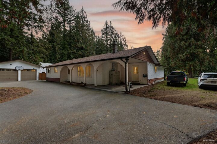 25160 54 Avenue  Langley BC V4W 1T3 photo