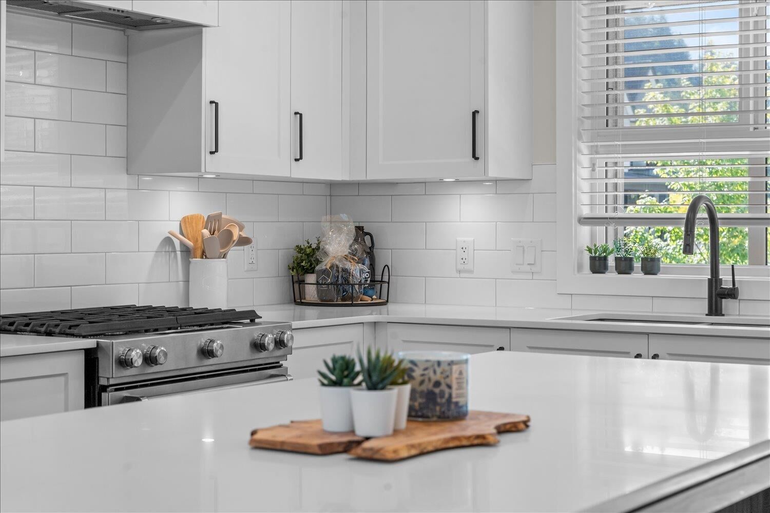 Photo de la propriété:  45500 Campus Drive 10  BC V2R 6E9 