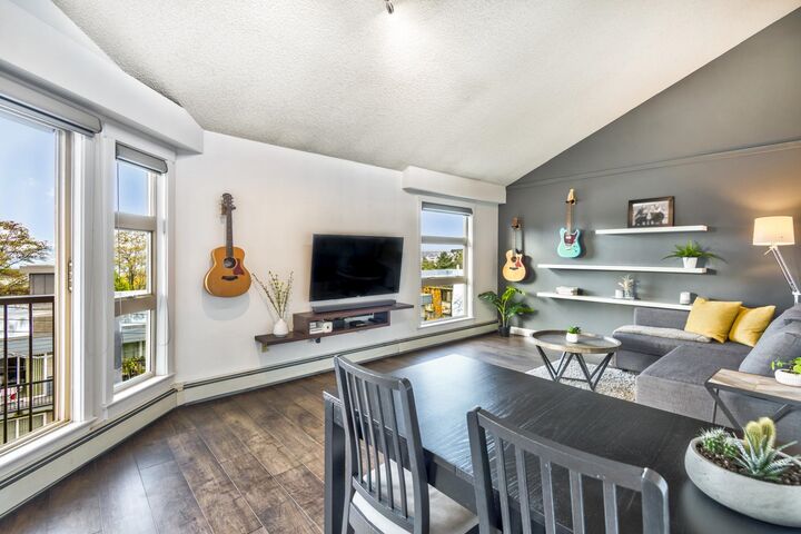 235 W 4th Street 305  North Vancouver BC V7M 1H8 photo