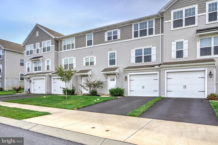 Property Photo: 6 Southside Drive PA 17584