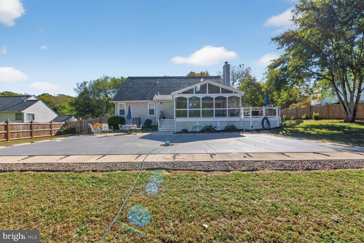 Property Photo: 35570 Sassafras Drive VA 20141