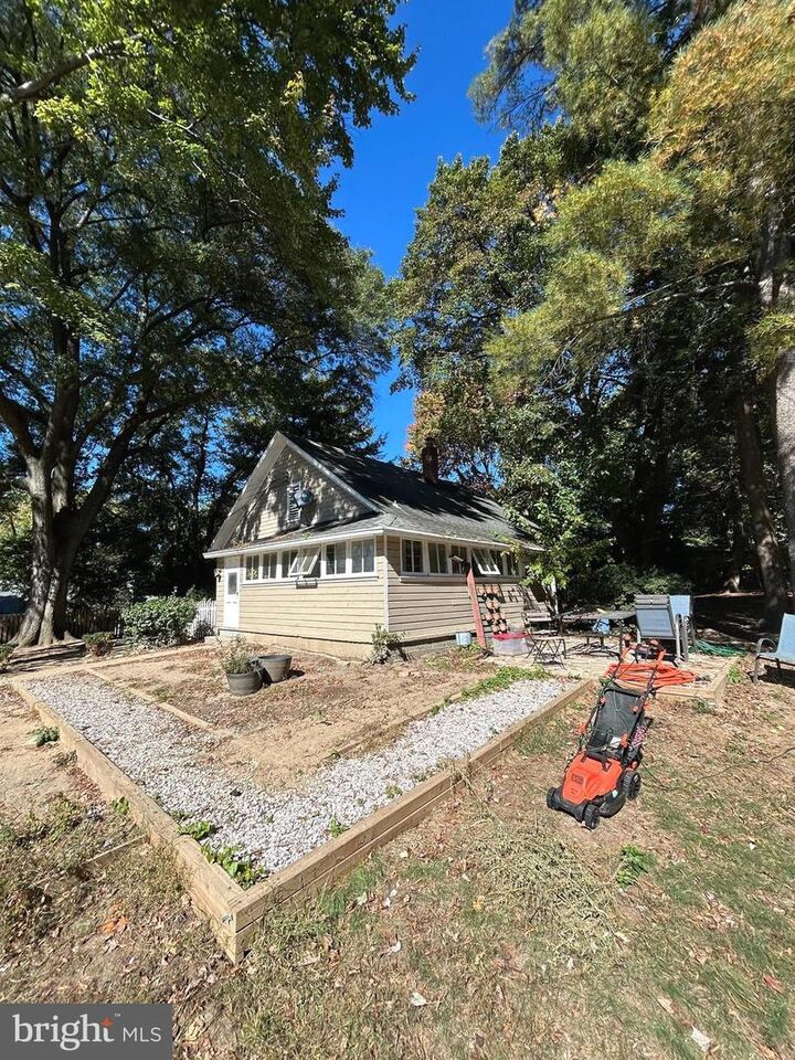 Property Photo: 491 N Latham Street N VA 22304