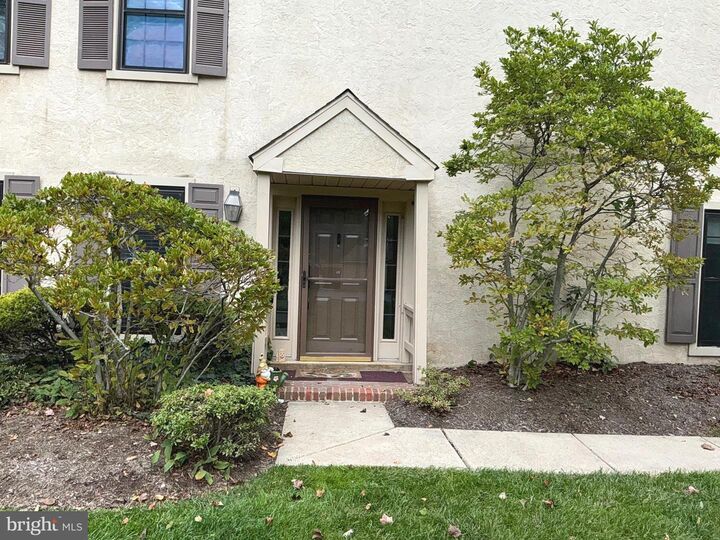 Property Photo: 1201 Weatherstone Drive PA 19301