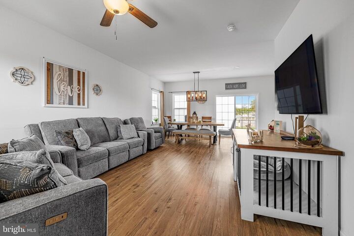Property Photo: 409 Boxwood Road DE 19804