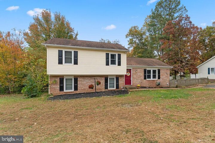 Property Photo:  909 Stonewall Lane  VA 22407