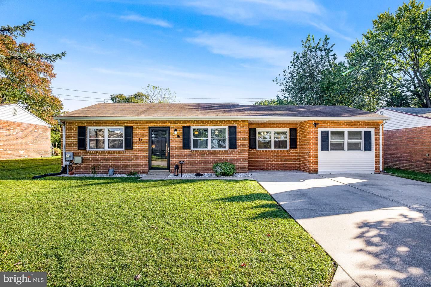 Property Photo:  12 Defoe Circle  DE 19702 