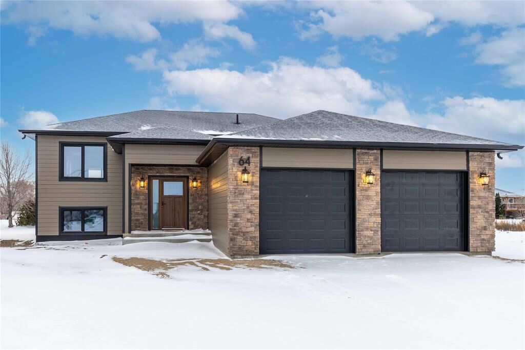 Property Photo: 64 Parkside Crescent MB R5G 2X3