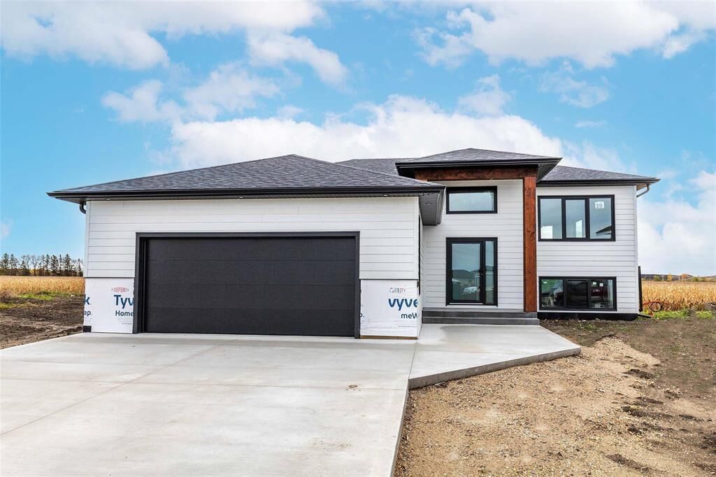 Property Photo: 39 Carrera Cove MB R5G 2Y3