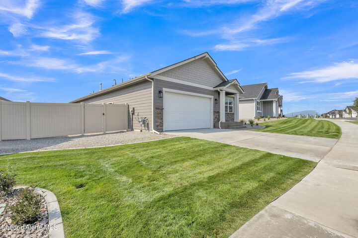 Property Photo: 6788 N Coeur Terre Blvd ID 83815