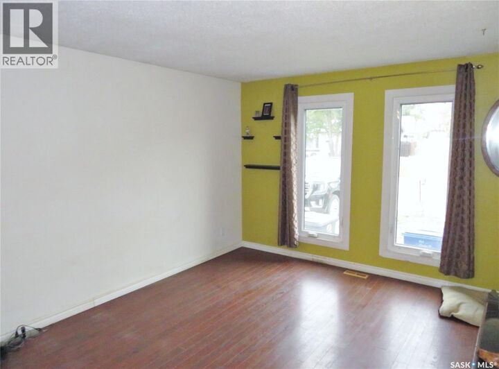 Property Photo: 933 Macklem Drive SK S7L 4R7