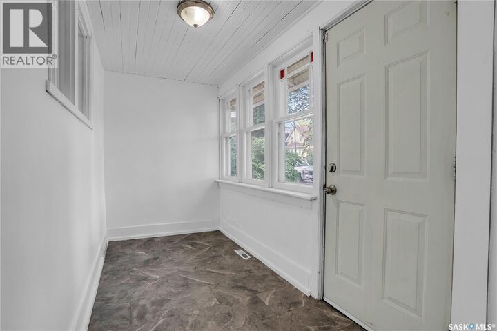 Property Photo: 107 28th Street W SK S7L 0K1