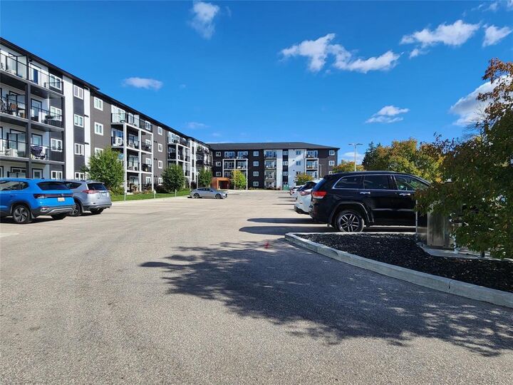 Property Photo:  545 Dale Boulevard  MB R3R 3Y9